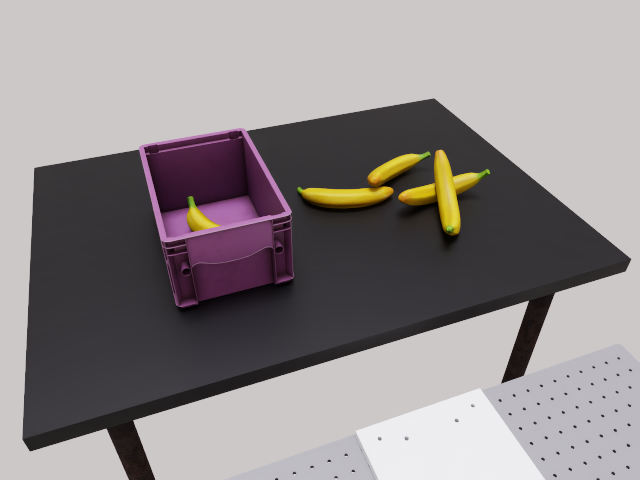 bananas_5_in_crate.png