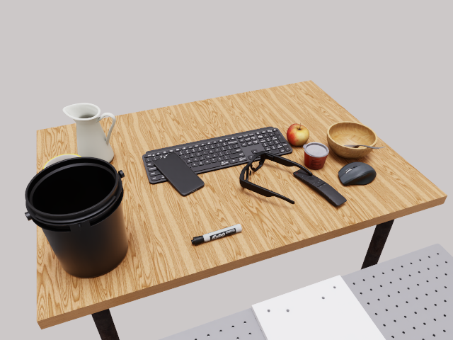 workdesk_snacks.png