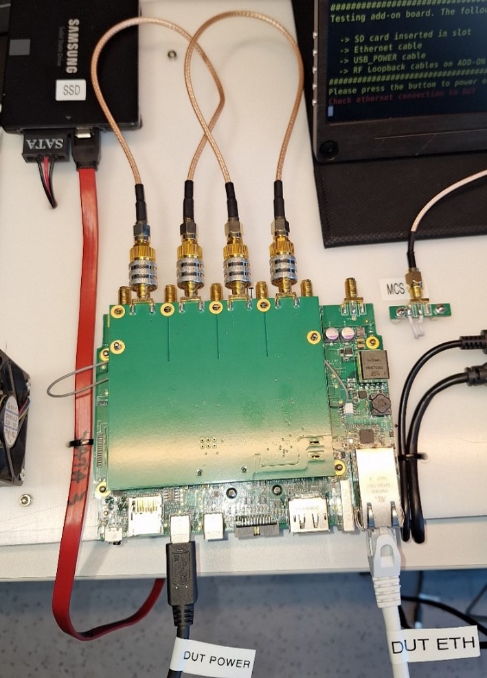 https://media.githubusercontent.com/media/analogdevicesinc/documentation/main/docs/solutions/reference-designs/ad-jupiter-ebz/images/rf_loopback_cable_conn_test_seq_2.jpg
