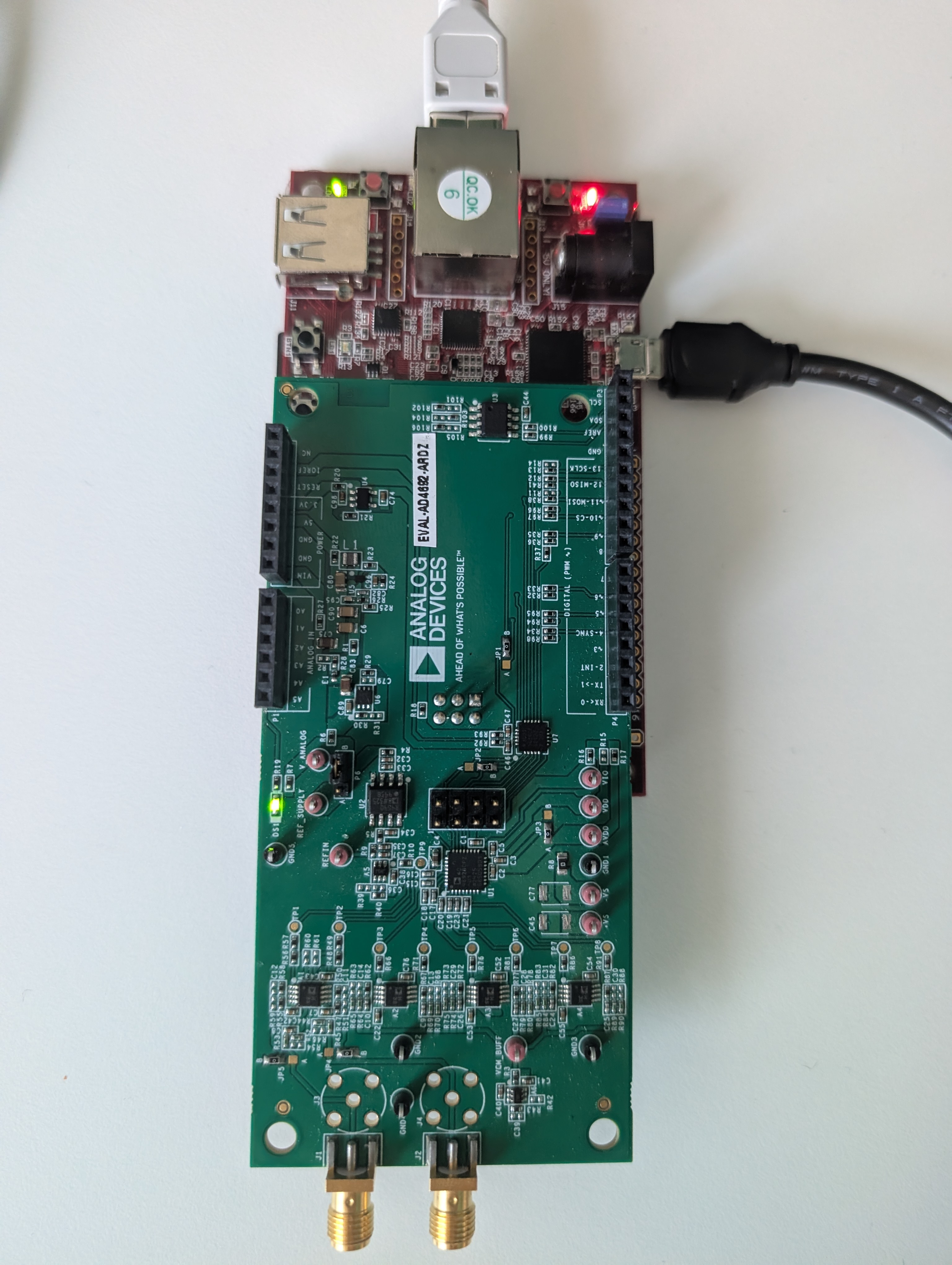 https://media.githubusercontent.com/media/analogdevicesinc/documentation/main/docs/solutions/reference-designs/eval-ad469x/images/ad4692_coraz7s_setup_top.jpg
