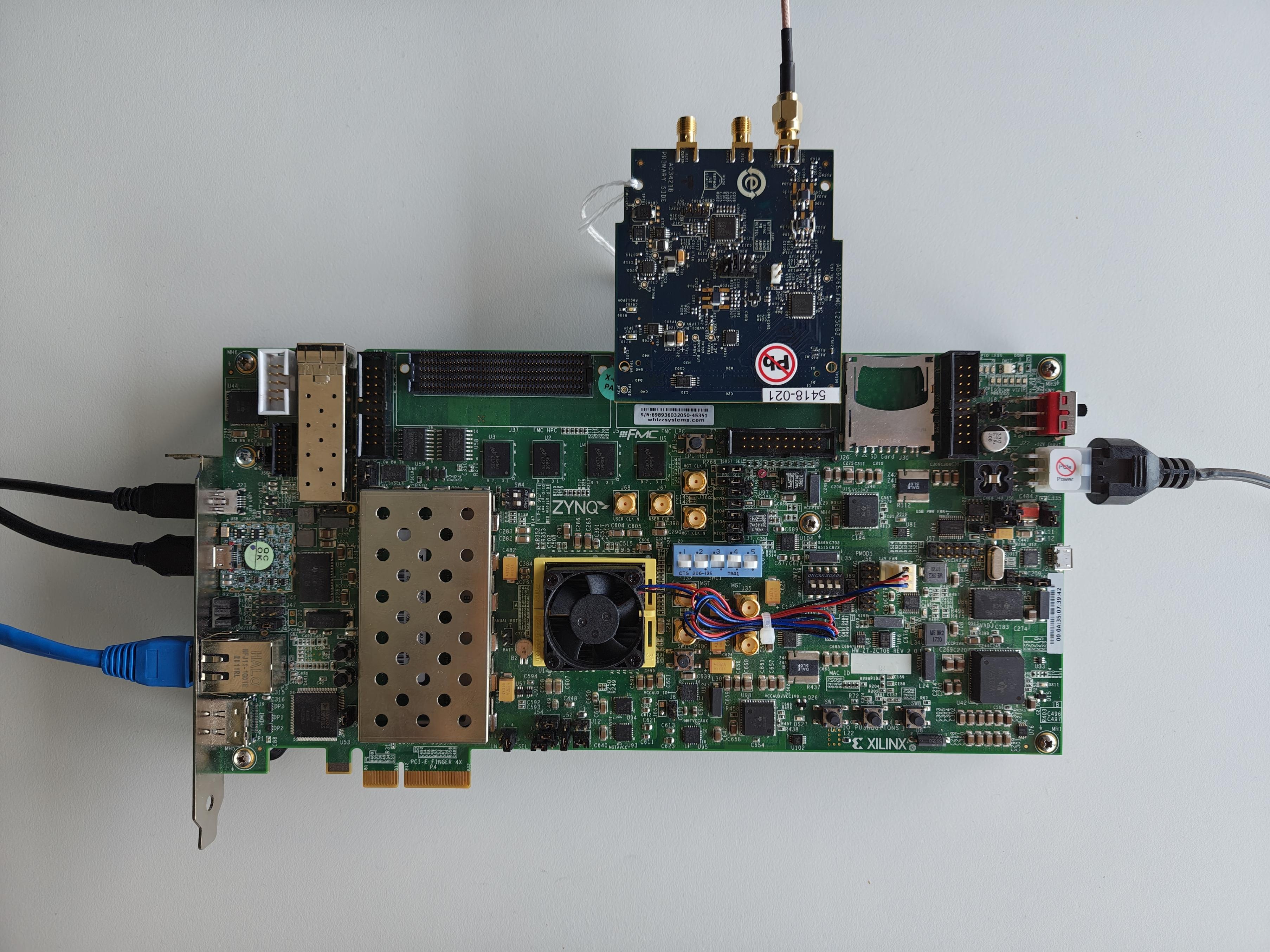 https://media.githubusercontent.com/media/analogdevicesinc/documentation/main/docs/solutions/reference-designs/eval-ad9265/images/ad9265_jtag_setup.jpg