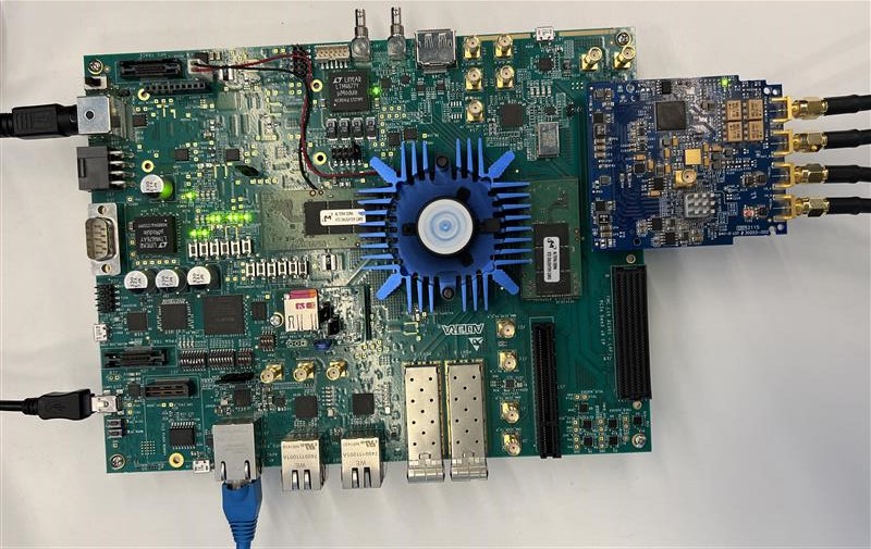 https://media.githubusercontent.com/media/analogdevicesinc/system-level/main/docs/solutions/reference-designs/ad-fmcdaq2-ebz/images/ad-fmcdaq2-ebz_a10soc_setup.jpg