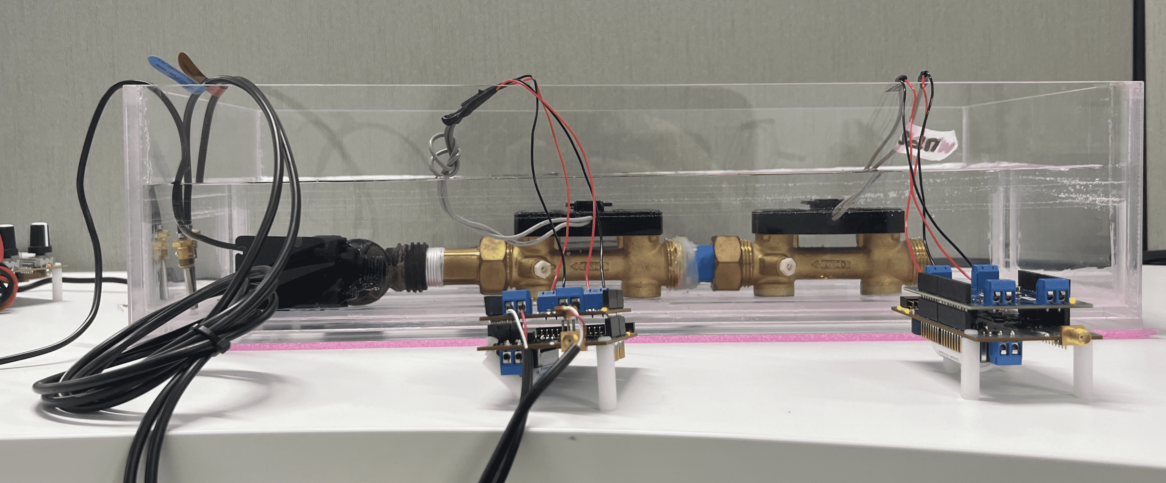 https://media.githubusercontent.com/media/analogdevicesinc/system-level/main/docs/solutions/reference-designs/ad-max32sxwise-sl/smart-watermeter/images/smart_water_meter_overview.png