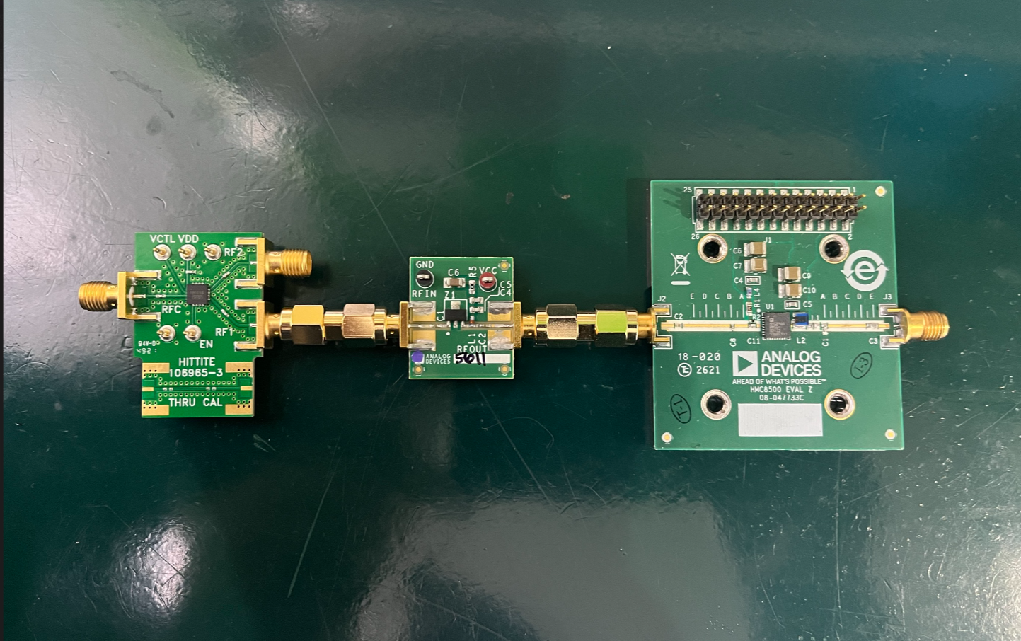 https://media.githubusercontent.com/media/analogdevicesinc/system-level/main/docs/solutions/reference-designs/ad-paarray3552r-sl/hardware-guide/cascaded_devices.png