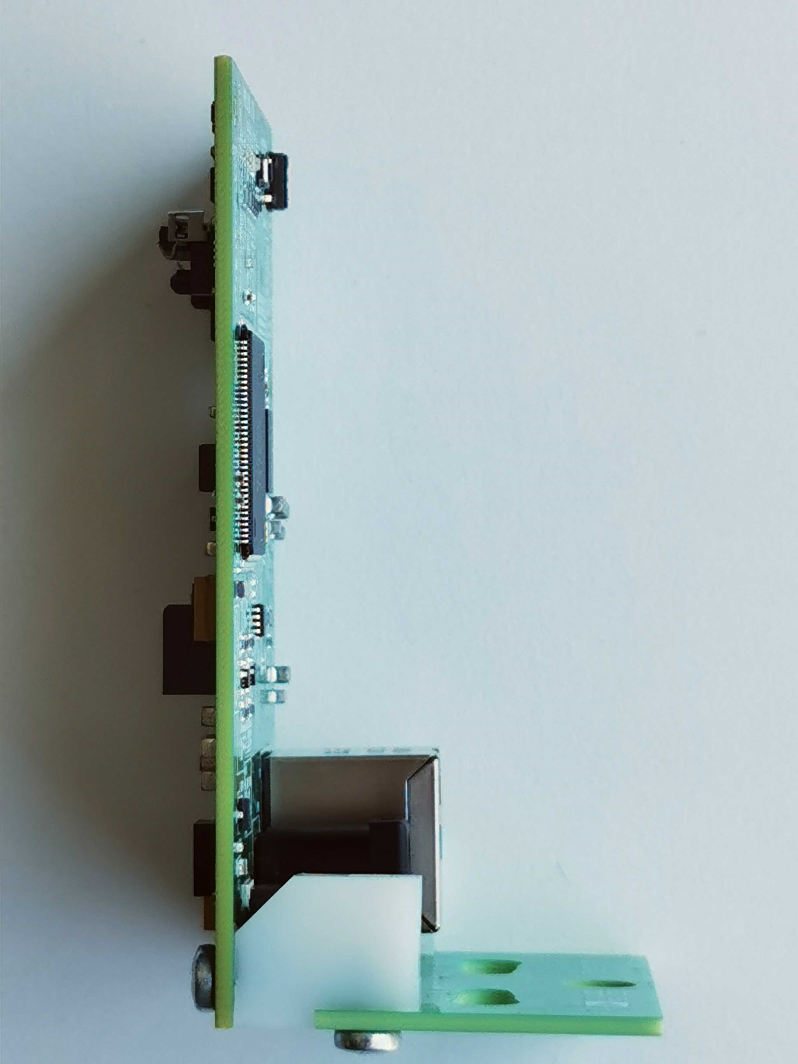 https://media.githubusercontent.com/media/analogdevicesinc/system-level/main/docs/solutions/reference-designs/admv96s-wgbe-ek1/production_testing/images/disassembled_board_2.png