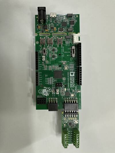 https://media.githubusercontent.com/media/analogdevicesinc/system-level/main/docs/solutions/reference-designs/eval-ad5592R-pmdz/ad5592r-pmod.jpg