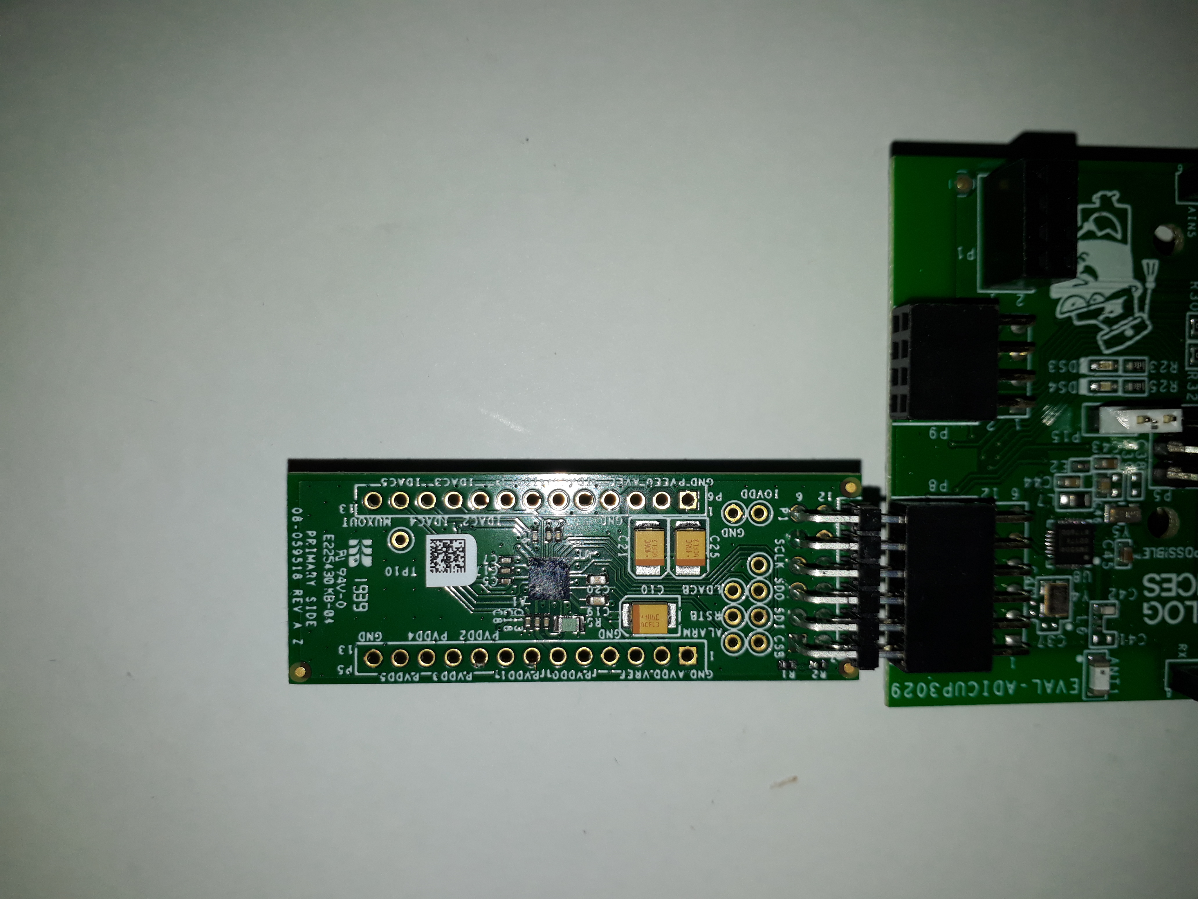 https://media.githubusercontent.com/media/analogdevicesinc/system-level/main/docs/solutions/reference-designs/eval-adicup3029/images/ad5770r_connect.jpg