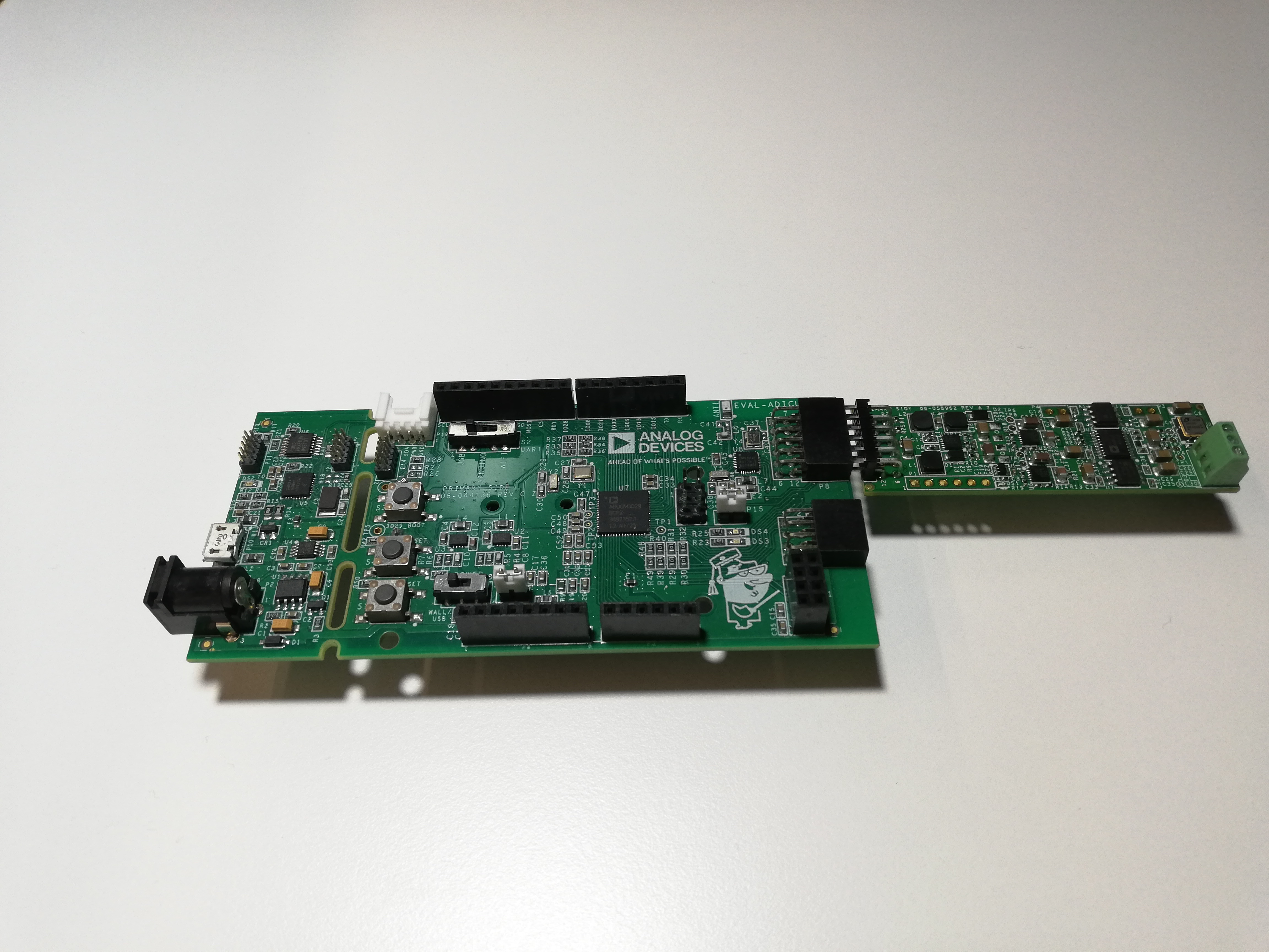 https://media.githubusercontent.com/media/analogdevicesinc/system-level/main/docs/solutions/reference-designs/eval-adicup3029/images/cn0531_adicup_conn.jpg