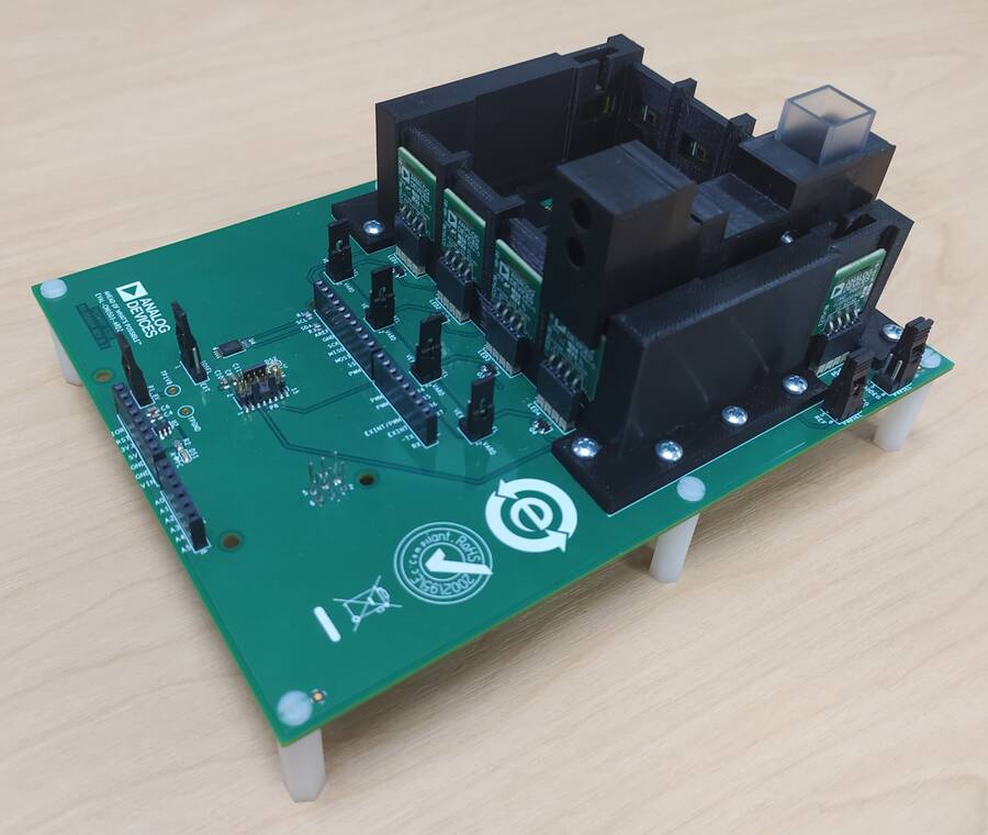 https://media.githubusercontent.com/media/analogdevicesinc/system-level/main/docs/solutions/reference-designs/eval-cn0503-ardz/cn0503-software/cn0503_arduino.jpg