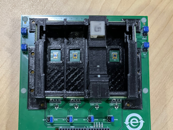 https://media.githubusercontent.com/media/analogdevicesinc/system-level/main/docs/solutions/reference-designs/eval-cn0503-ardz/nitrate-measurement/nitrate_empty_cuvette.png