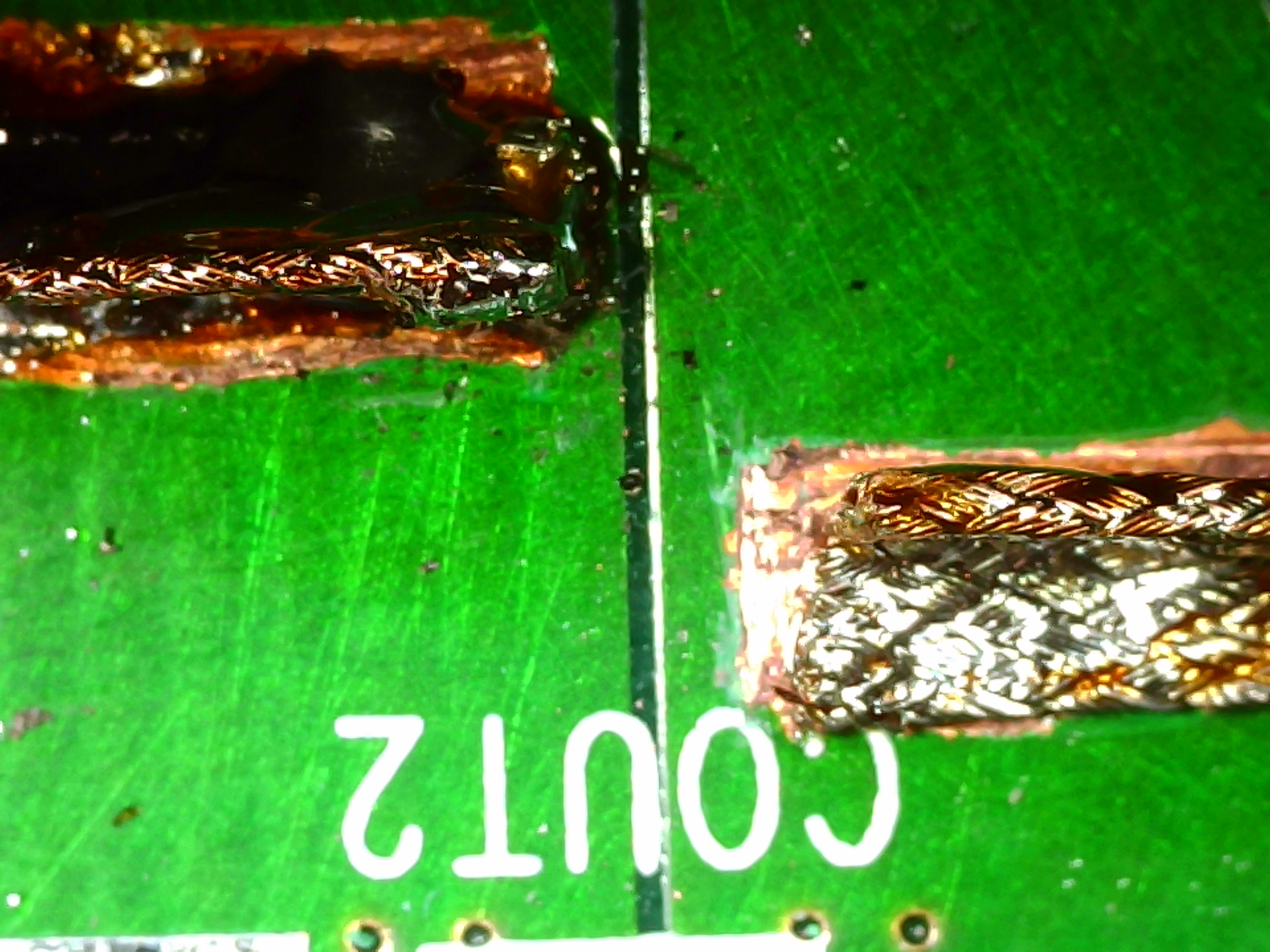 https://media.githubusercontent.com/media/analogdevicesinc/system-level/main/docs/solutions/reference-designs/eval-ltpa-kit/hardware_guide/solderbraid.jpg
