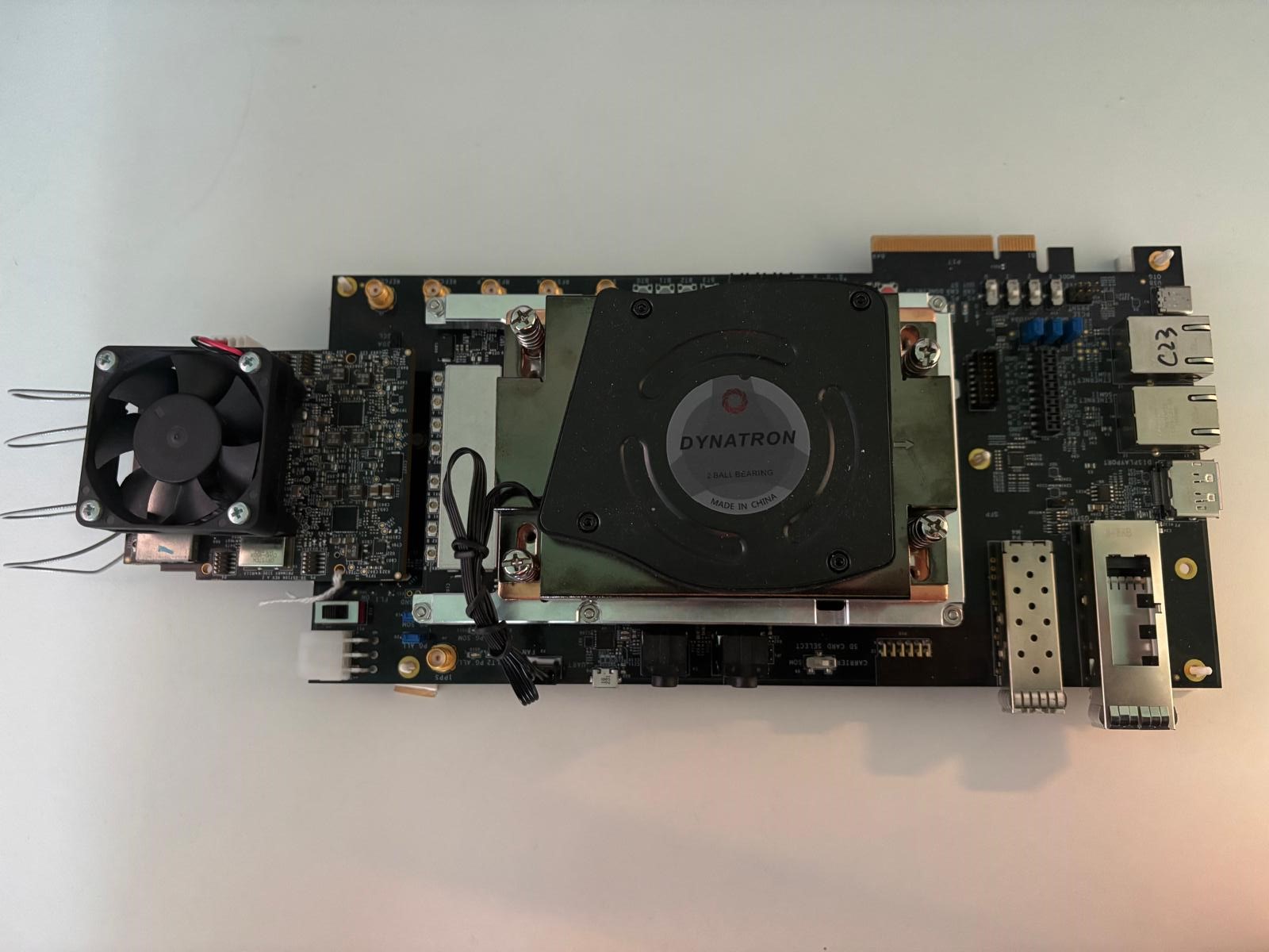 https://media.githubusercontent.com/media/analogdevicesinc/system-level/wiki_migration/adrv9009zu11eg_landing/docs/solutions/reference-designs/adrv9009-zu11eg/images/fmcomms8_adrv9009zu11eg_adrv2crr.jpeg