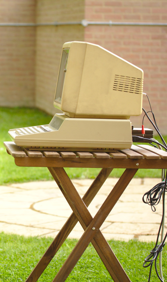 32-outdoors_computer.jpg