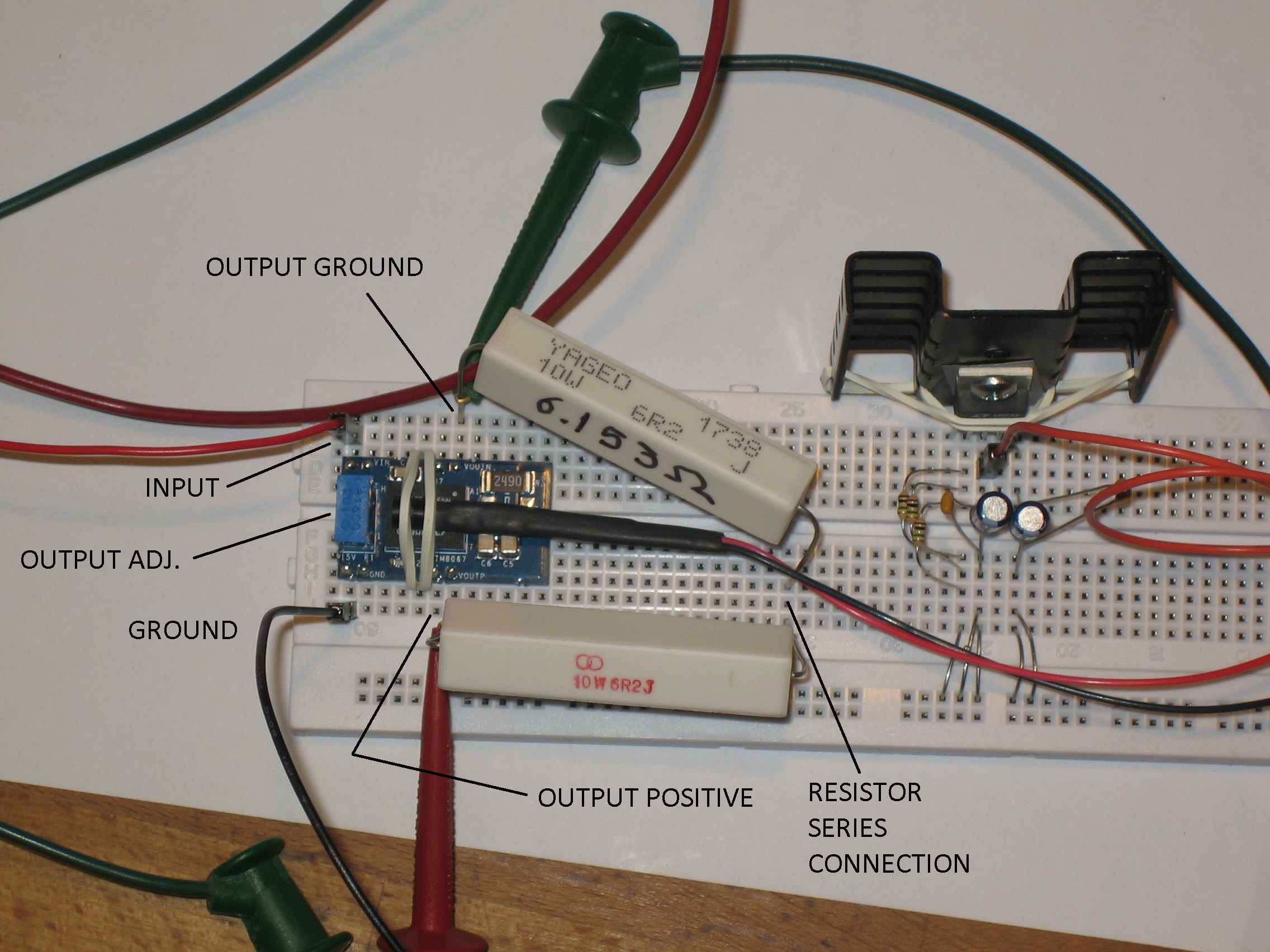 https://media.githubusercontent.com/media/plescaevelyn/adi-documentation/apard-spoe_prod_test/docs/university/active_learning/efficiency_power_loss/ltm8067_breadboard.jpg