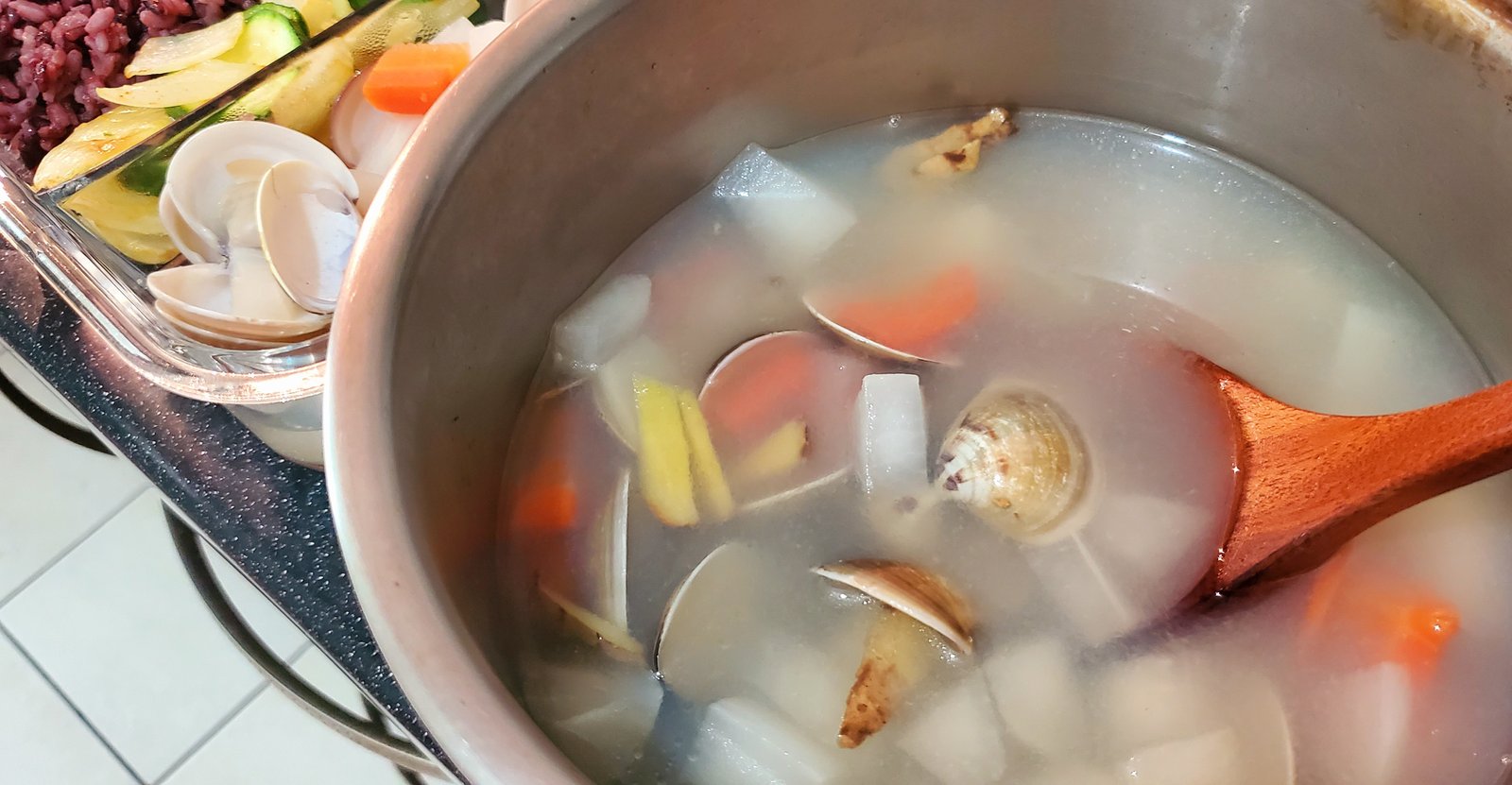 備餐：優格烤雞/ 烤時蔬/ 蛤蠣蘿蔔湯