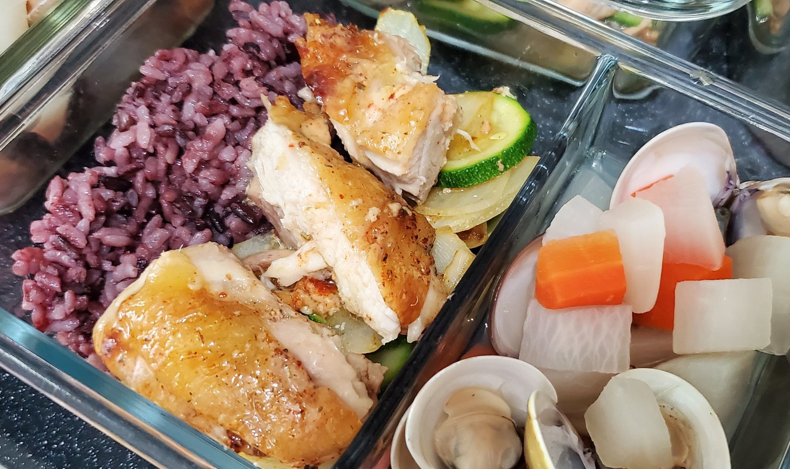 備餐：優格烤雞/ 烤時蔬/ 蛤蠣蘿蔔湯
