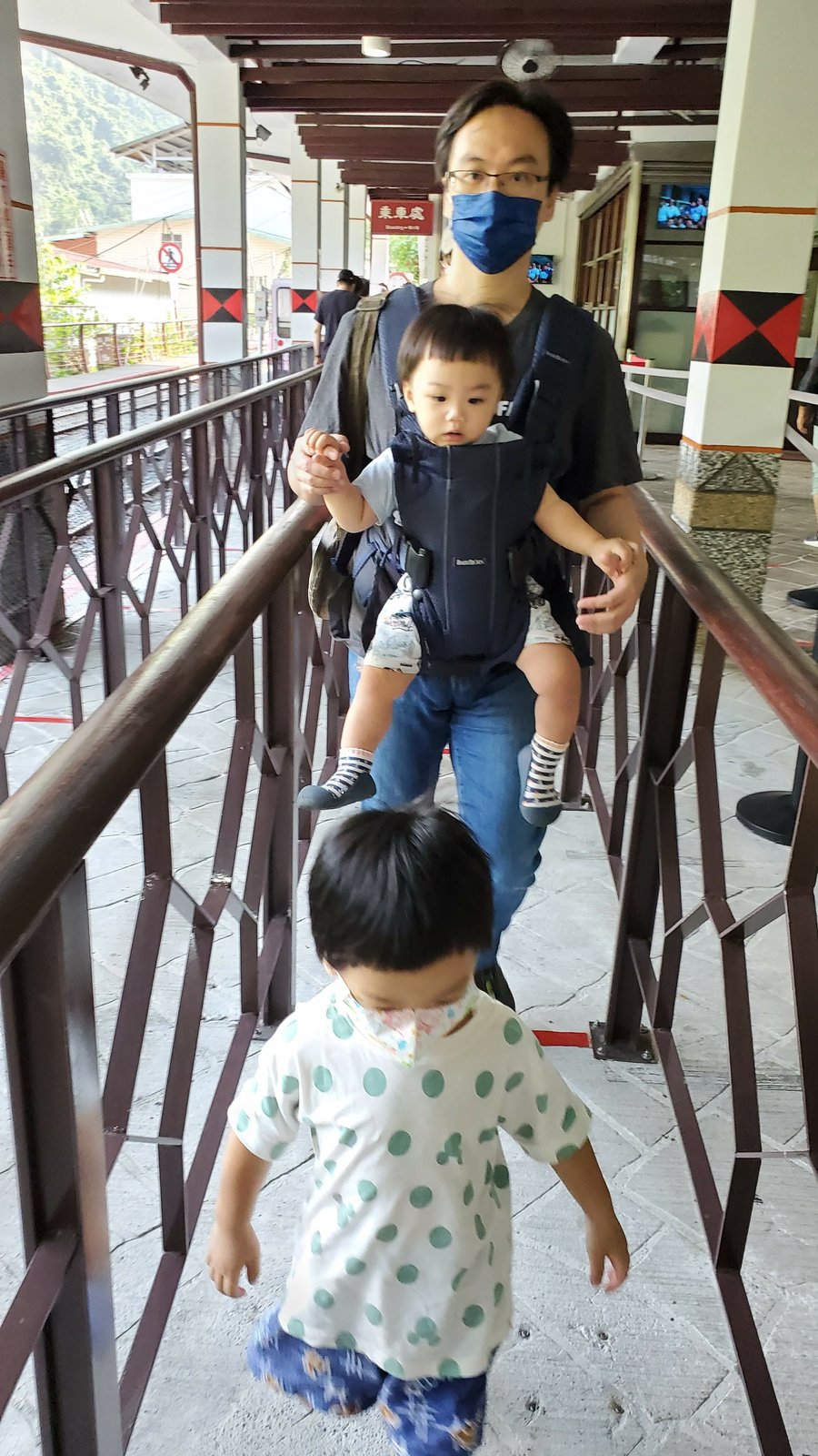 烏來 台車：小火車體驗/ 逛老街 / 雙寶一起去旅行