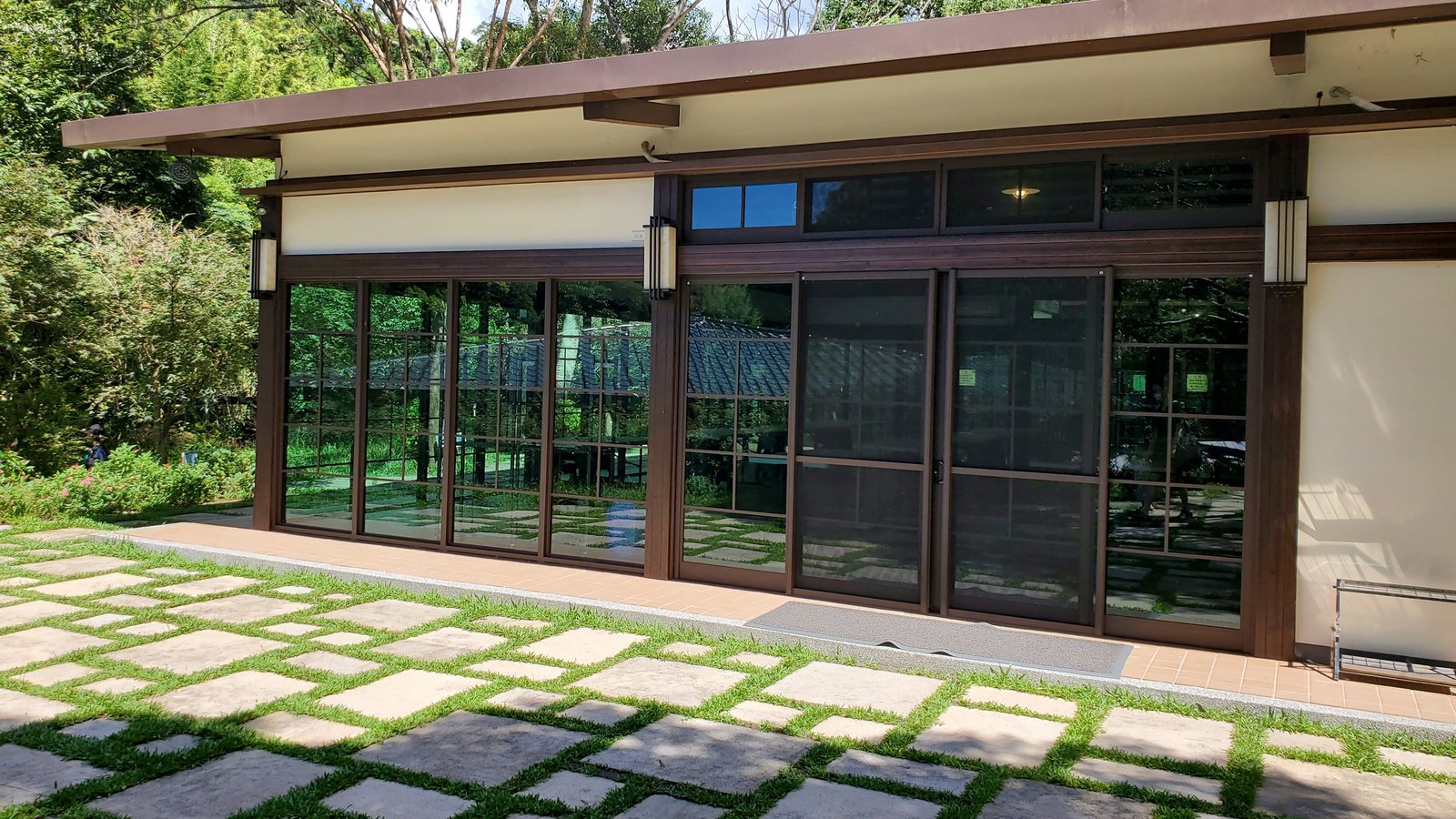 陽明山 福田園休閒農場：小溪玩水安全清涼/玻璃屋喝咖啡/ 芬