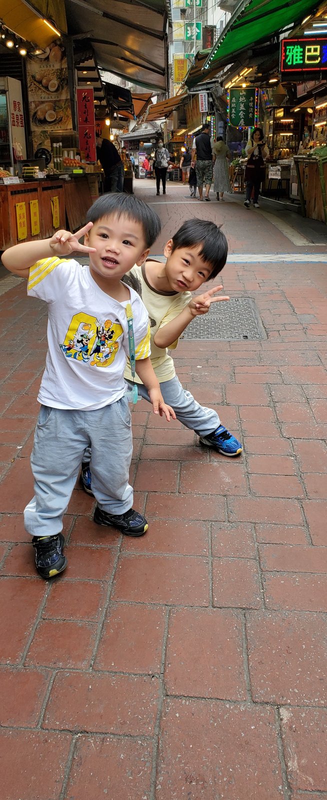 新北 內洞國家森林遊樂區：滿滿芬多精/ 2歲幼童自己走完全程