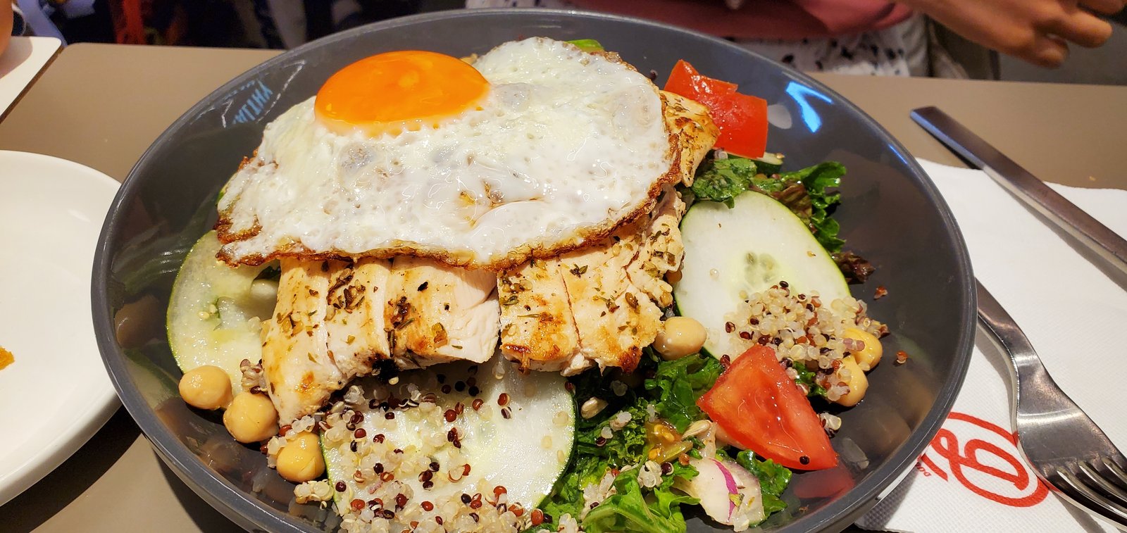 食記 Gonna eat 桃園華泰店: 蔬食穀物沙拉/ 豐盛 食記 Gonna eat 桃園華泰店: 蔬食穀物沙拉/ 豐盛