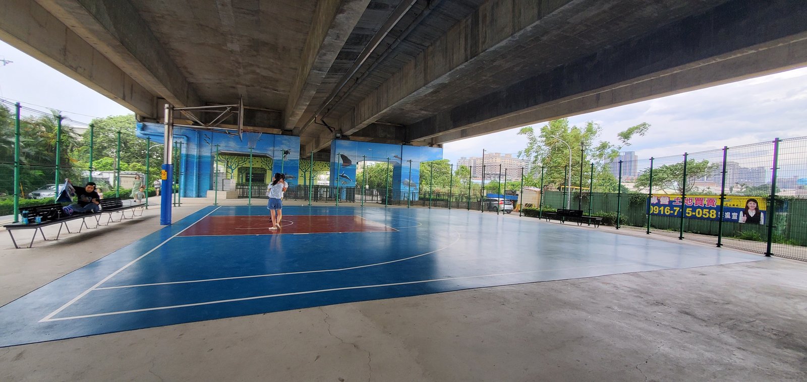 桃園 國2橋下兒童冒險公園：雨天晴天都能玩/ 瑪利歐水管跑酷