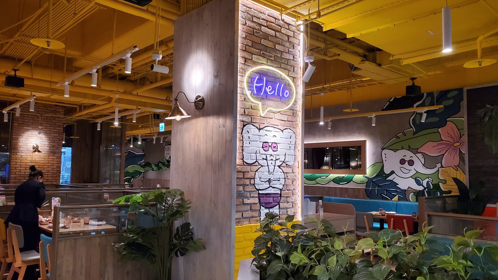 天母 饗泰多：不辣也可以很泰式/ 餐點豐富/ 家庭聚餐佳