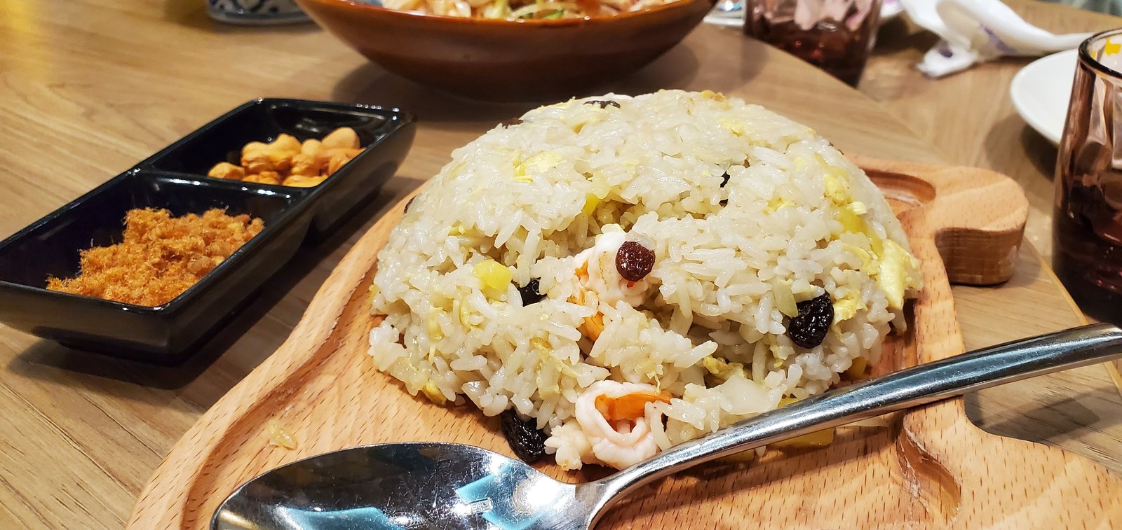 天母 饗泰多：不辣也可以很泰式/ 餐點豐富/ 家庭聚餐佳