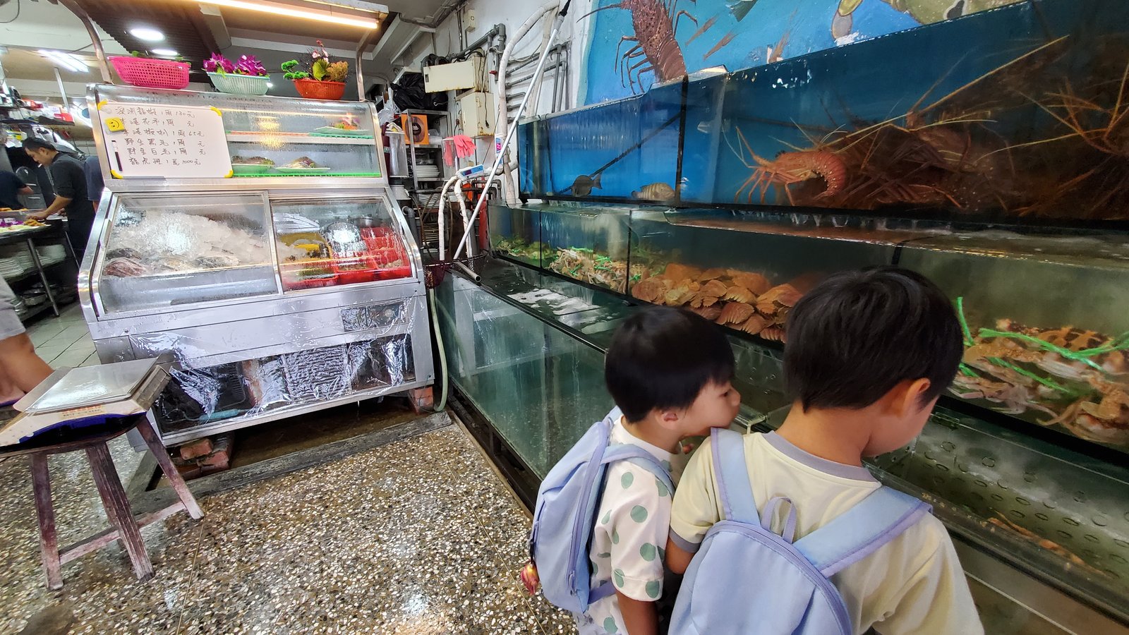 基隆 傻大姐海景餐廳：潮境智能海洋館旁邊/ 停車方便/ 平價