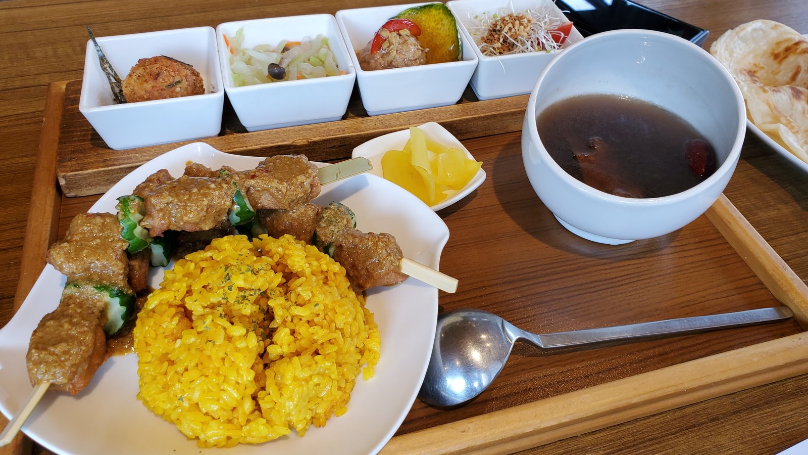 中壢 熱浪島南洋蔬食茶堂：蔬食料理超豐富/ 餐廳寬敞/ 親子