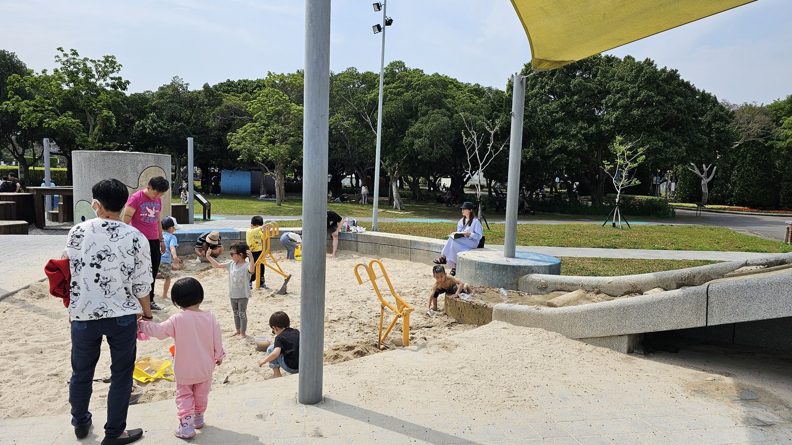 台北花博公園 新生園區：地球旅行場 特色公園/ 頭頂看飛機/