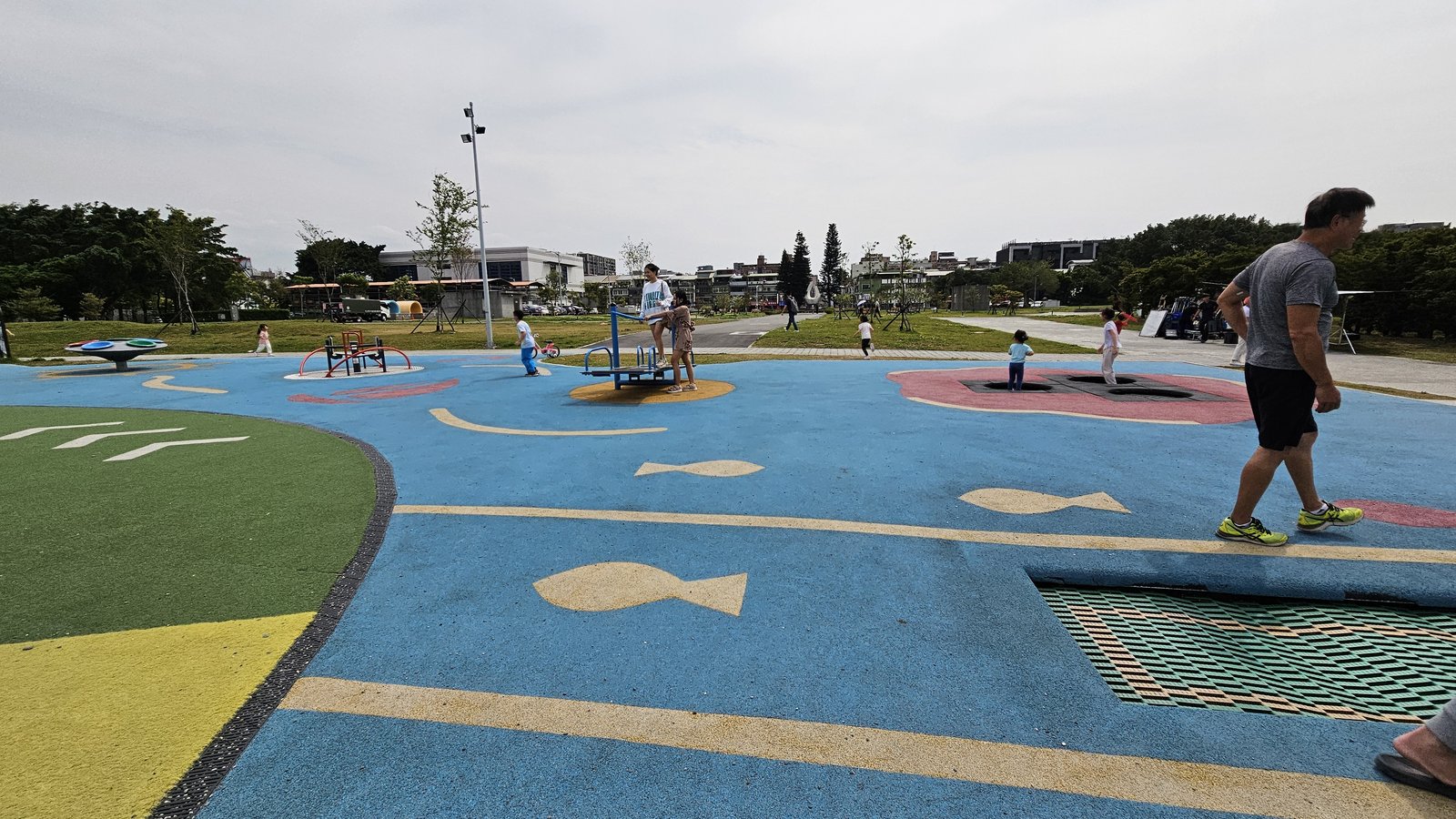 台北花博公園 新生園區：地球旅行場 特色公園/ 頭頂看飛機/
