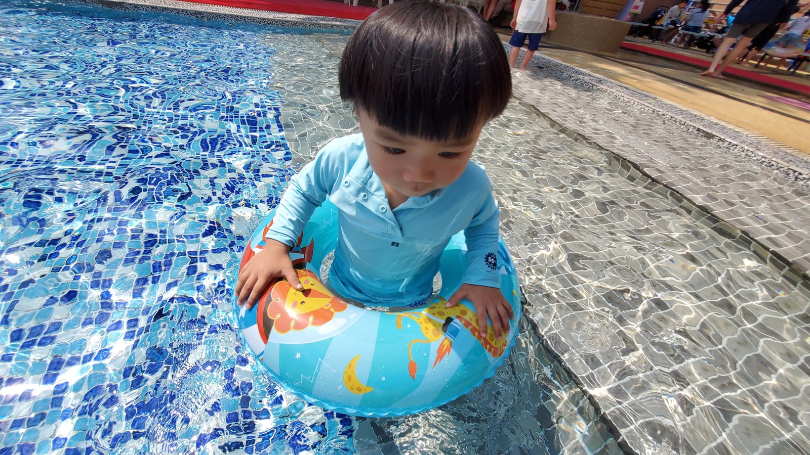 台北 自來水園區 水鄉庭園：歡樂的戶外戲水池/ 和小寶寶（1