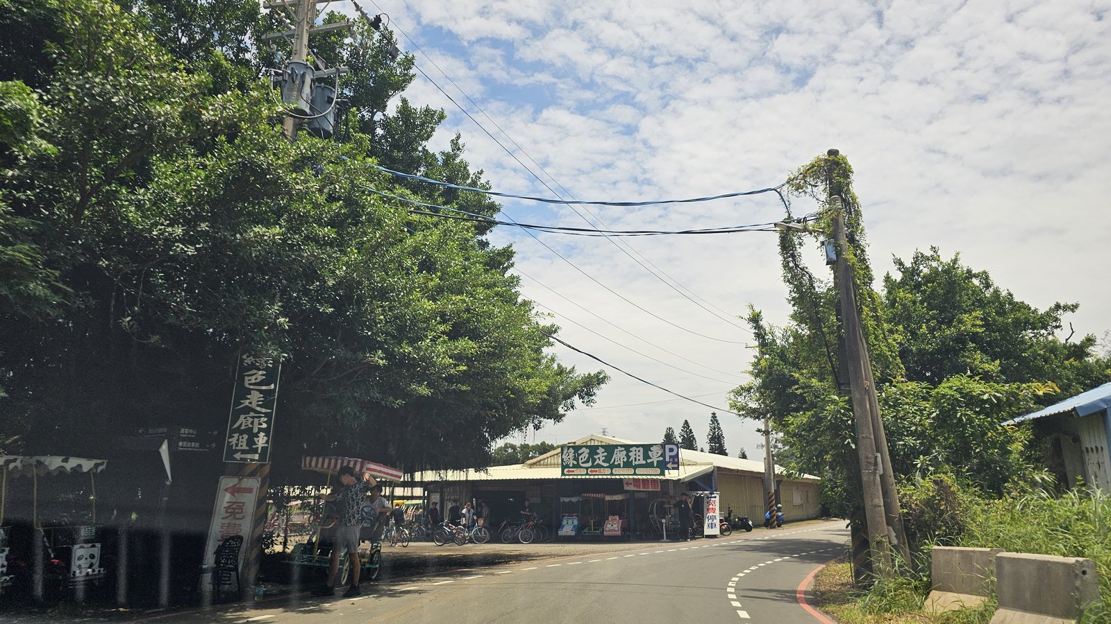 桃園新屋 玩水一日遊：永安海濱沙灘/ 3號咖啡/ 綠色隧道