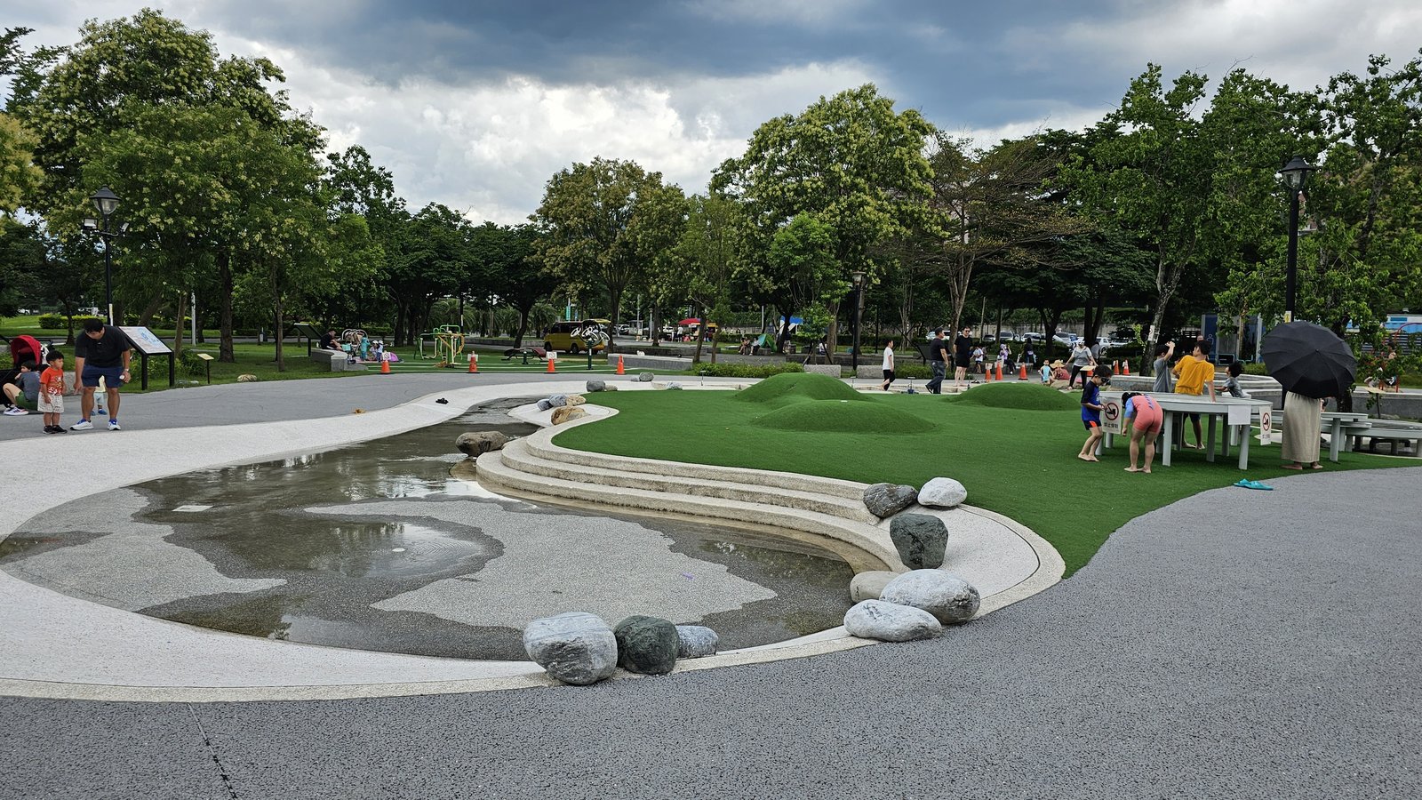 新北新店 陽光運動公園兒童遊戲區：夏日親子戲水好去處/ 環境