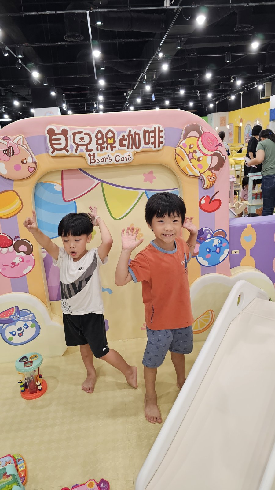 新北汐止 貝兒絲咖啡Bears cafe：室內主題樂園/ 可