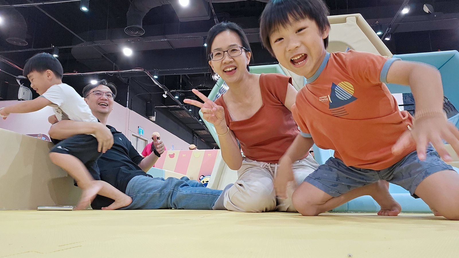 新北汐止 貝兒絲咖啡Bears cafe：室內主題樂園/ 可