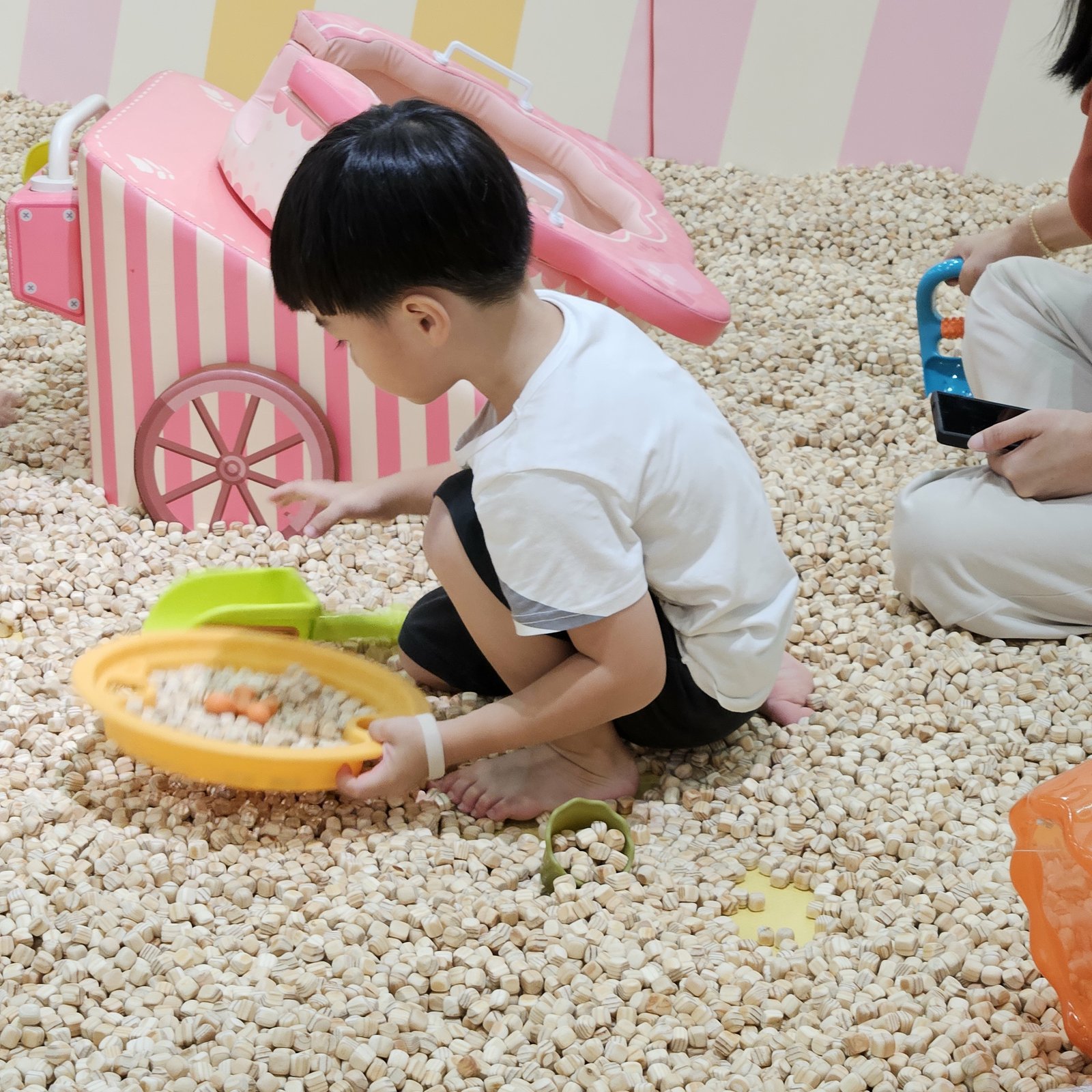 新北汐止 貝兒絲咖啡Bears cafe：室內主題樂園/ 可