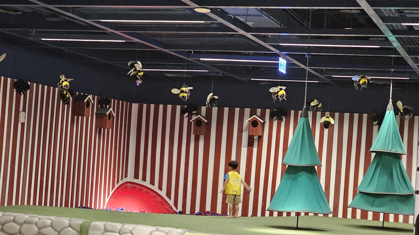 新店 ikea 斯莫蘭魔法森林 Småland：免費兒童室內