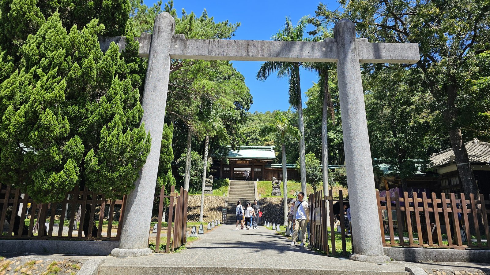 桃園神社文化園區：一秒到日本的漂亮園區/ 鹿點咖啡特色景觀