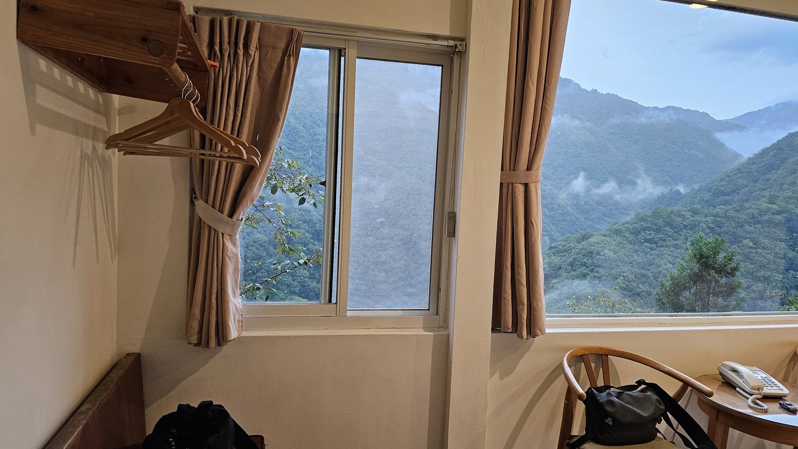 拉拉山 谷典咖啡民宿：神木與水蜜桃的故鄉／欣賞山嵐美景