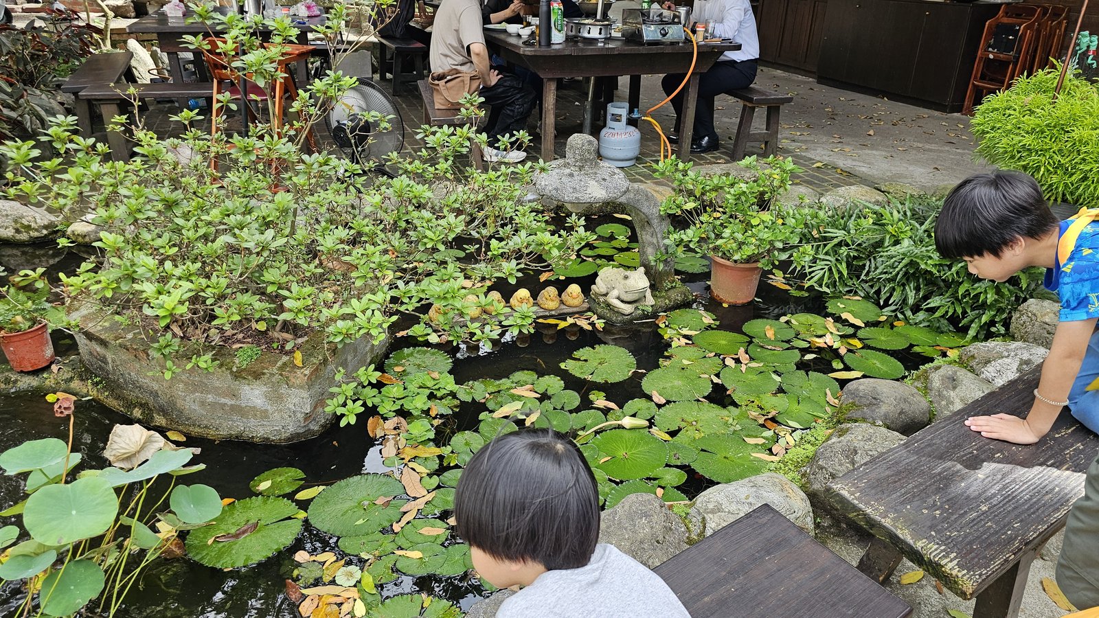 新北五股 碧瑤山莊庭院餐廳：庭園餐廳/ 豐富變化桌菜/ 家人