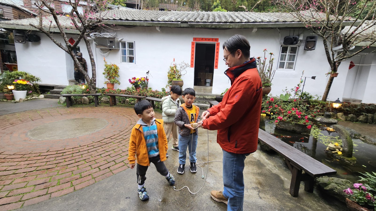 新北五股 碧瑤山莊庭院餐廳：庭園餐廳/ 豐富變化桌菜/ 家人