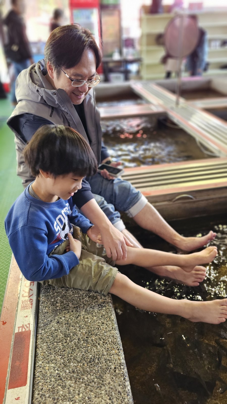 宜蘭 礁溪２小景點：湯圍溝重口味溫泉魚/ 大人牛乳