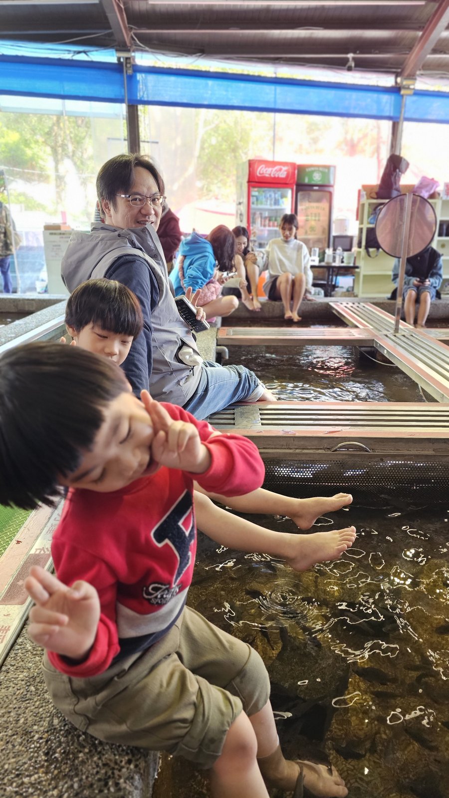宜蘭 礁溪２小景點：湯圍溝重口味溫泉魚/ 大人牛乳