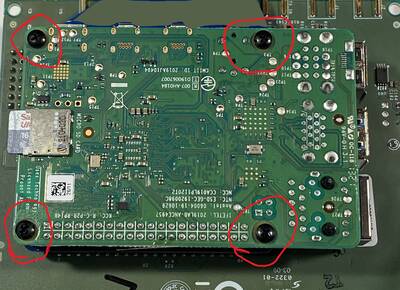 https://media.githubusercontent.com/media/trupples/adi-documentation/land_page/docs/solutions/platforms/phaser/hardware/assembly/rpi_mounting_10.jpg