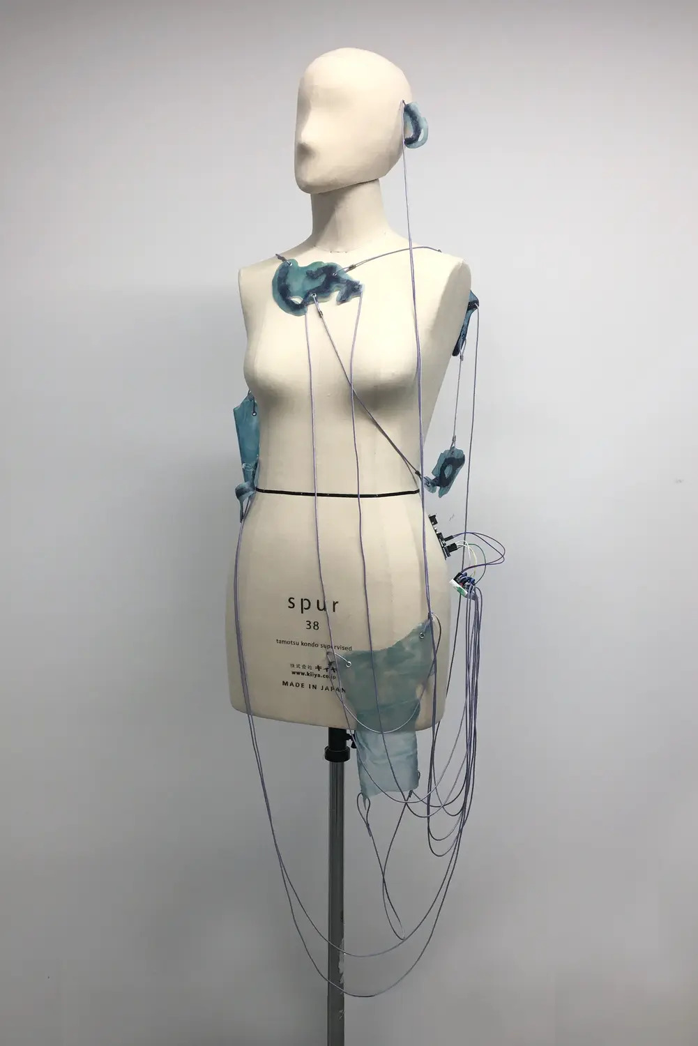 /archive/2022-2023/stress-sensors/Images/large/sensors.webp