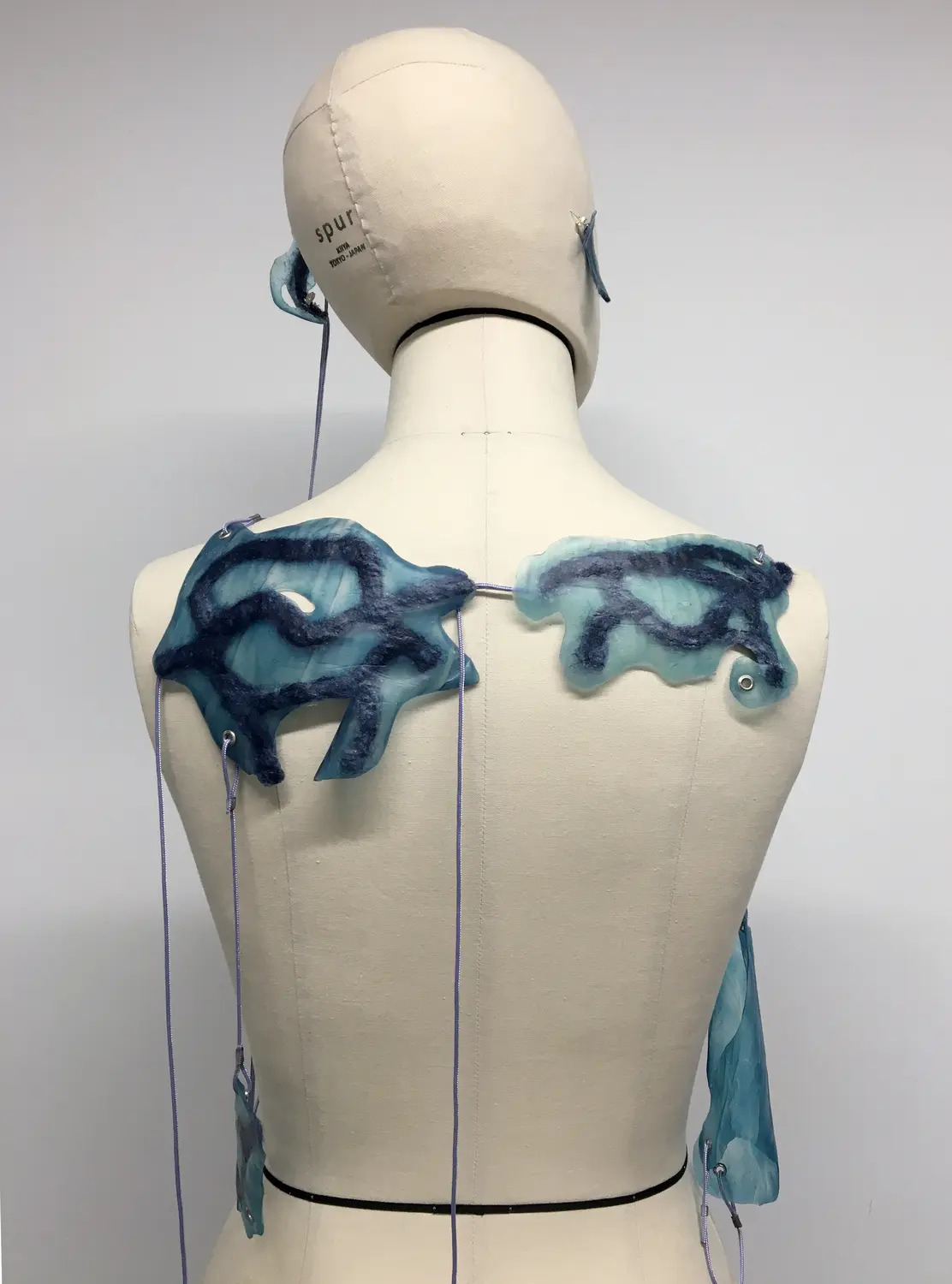 /archive/2022-2023/stress-sensors/Images/large/sensors_shoulders.webp